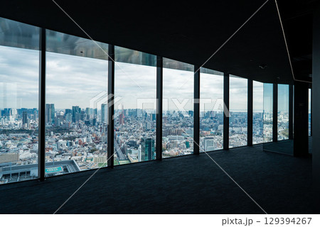 東京渋谷スクランブルスクエアの展望台、東京を一望する眺め 東京渋谷スクランブルスクエアの展望台、東京を一望する眺め 129394267