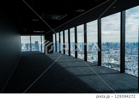 東京渋谷スクランブルスクエアの展望台、東京を一望する眺め 129394272