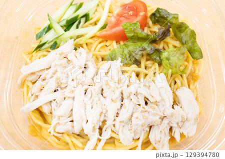 美味しい蒸し鶏の冷やし中華 美味しい蒸し鶏の冷やし中華 129394780