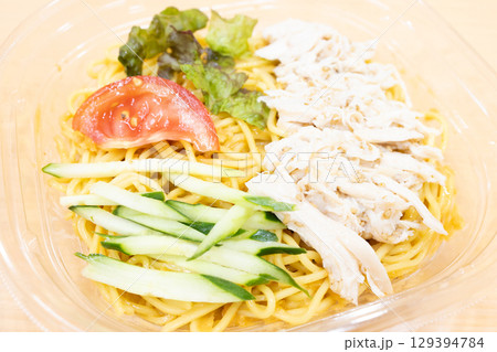 美味しい蒸し鶏の冷やし中華 129394784