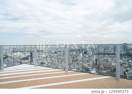 渋谷スクランブルスクエアの展望台、渋谷から東京を一望する眺め 129395373