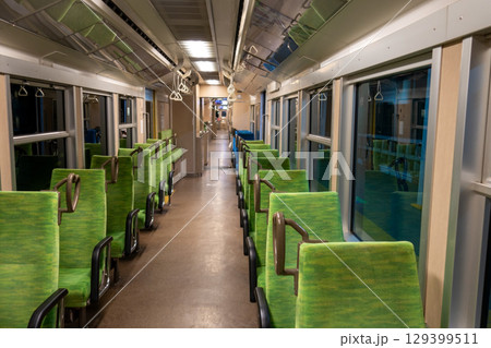 四日市あすなろう鉄道《新260系 なろうブルー 車内》【西日野駅停車中】 四日市あすなろう鉄道《新260系 なろうブルー 車内》【西日野駅停車中】 129399511