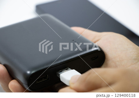 モバイルバッテリー 129400118