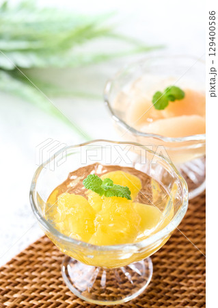 フルーツゼリー 夏みかんと白桃 フルーツゼリー 夏みかんと白桃 129400586