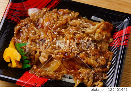 牛カルビ焼肉弁当 129401441