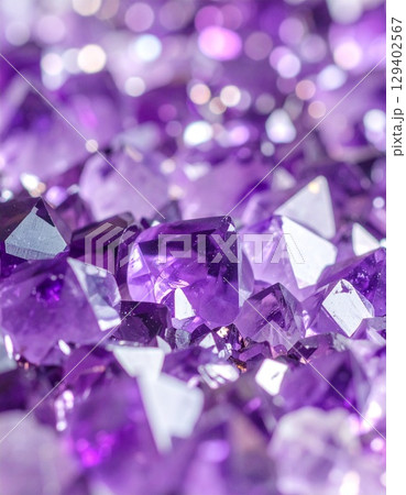 紫水晶の断面をマクロ撮影した宝石 紫水晶の断面をマクロ撮影した宝石 129402567
