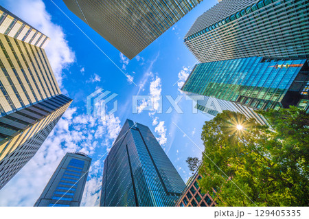 日本の東京都市景観ゲリラ雷雨通過…大手町のビジネス街。大手町プレイスなどのビル群を望む=8月8日 日本の東京都市景観ゲリラ雷雨通過…大手町のビジネス街。大手町プレイスなどのビル群を望む=8月8日 129405335