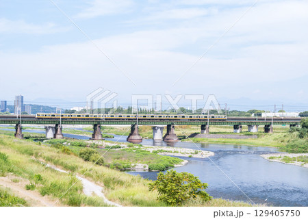 【南武線】多摩川橋梁を通過する列車 129405750