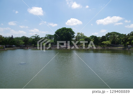 インドネシア ロンボク島 マユラ水の宮殿 インドネシア ロンボク島 マユラ水の宮殿 129408889