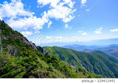金峰山の登山道から見える山並み 金峰山の登山道から見える山並み 129411441