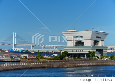 横浜港の海岸の風景 大さん橋 横浜港の海岸の風景 大さん橋 129411893