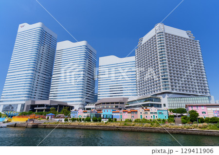 横浜　みなとみらいのオフィス街 129411906