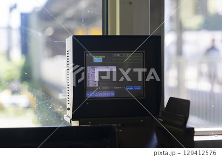 電車の車掌室 電車の車掌室 129412576