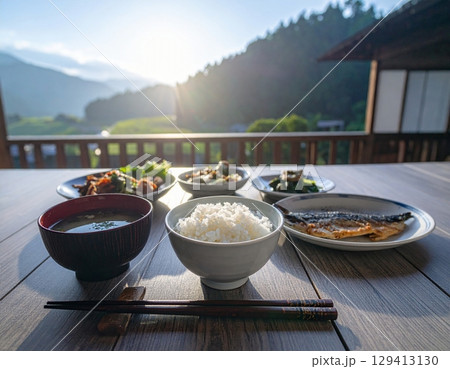 美味しそうな白米と和食の食卓 129413130