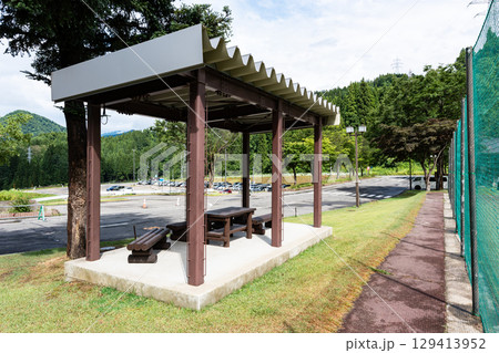 ナスパニューオータニ　テニスコート横の休憩所　新潟県南魚沼郡湯沢町 129413952