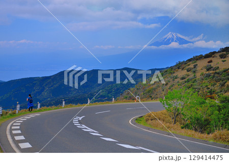 中部地方・伊豆半島・達磨山登山口、西伊豆スカイラインを通るハイキングコース・静岡県伊豆市土肥(6) 中部地方・伊豆半島・達磨山登山口、西伊豆スカイラインを通るハイキングコース・静岡県伊豆市土肥(6) 129414475