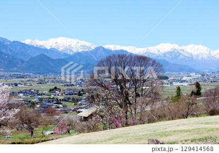 4月の北アルプス展望美術館からの北アルプス　　　信州の山々　　　春の北アルプス 129414568