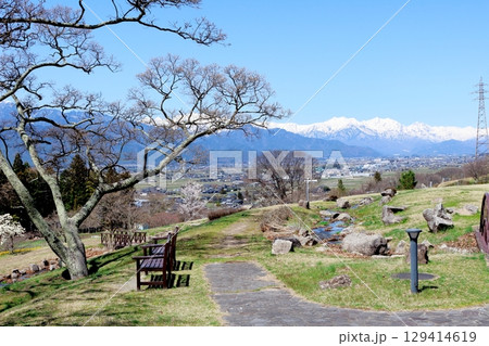 4月の北アルプス展望美術館からの北アルプス　　　信州の山々　　　春の北アルプス 129414619