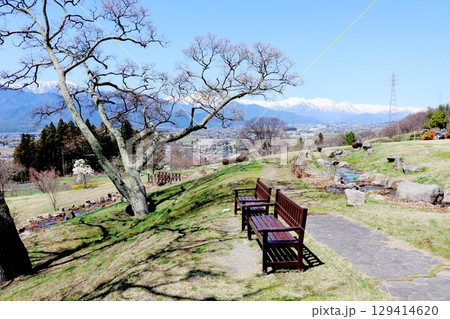 4月の北アルプス展望美術館からの北アルプス　　　信州の山々　　　春の北アルプス 129414620