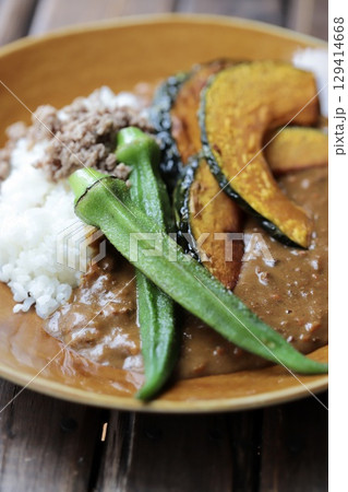 焼き野菜トッピングのキーマカレー おうちカレー 焼き野菜トッピングのキーマカレー おうちカレー 129414668