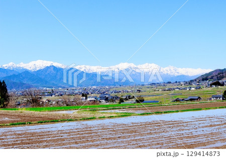 4月の安曇野からの北アルプス　　　信州の山々　　　春の北アルプス 129414873