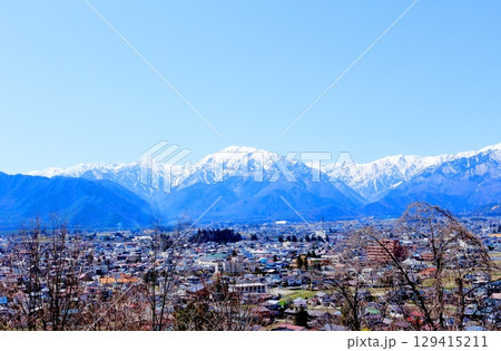 4月の信濃大町からの北アルプス 山岳博物館 信州の山々 春の北アルプス 4月の信濃大町からの北アルプス 山岳博物館 信州の山々 春の北アルプス 129415211