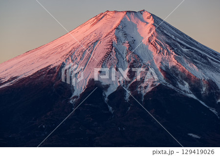 杓子山から見る朝焼けの富士山 杓子山から見る朝焼けの富士山 129419026