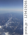 飛行機から見た冬の山脈 129419266