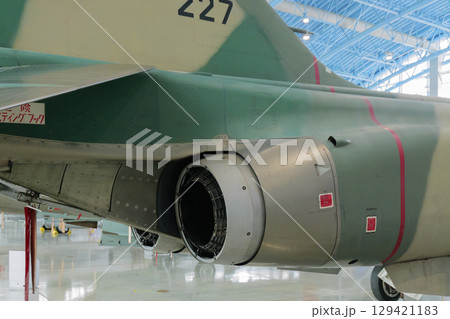 航空自衛隊F-1戦闘機のエンジンノズル 129421183