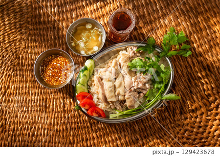 チキンライス Singaporean style chicken rice チキンライス Singaporean style chicken rice 129423678