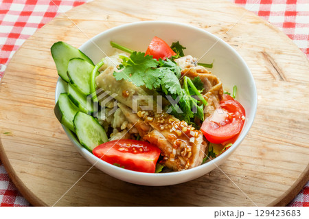 チキンライス Singaporean style chicken rice チキンライス Singaporean style chicken rice 129423683