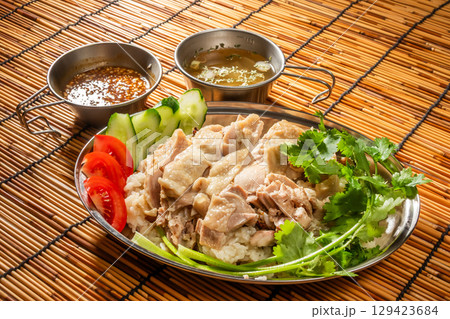 チキンライス Singaporean style chicken rice チキンライス Singaporean style chicken rice 129423684