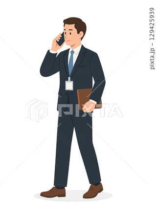 電話対応している営業職の男性 129425939