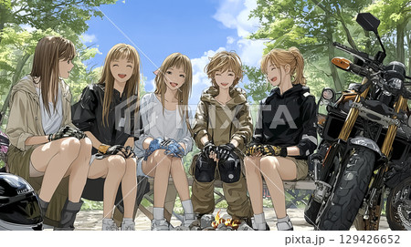 キャンプファイヤーを囲むバイク女子 キャンプファイヤーを囲むバイク女子 129426652