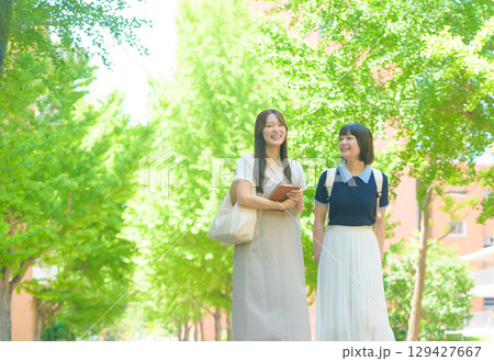 大学生イメージのポートレート 129427667