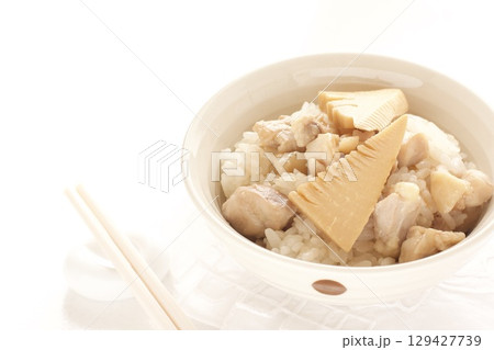 鶏肉とたけのこの炊き込みごはん 鶏肉とたけのこの炊き込みごはん 129427739