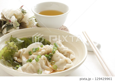 水餃子と中国茶 129429961