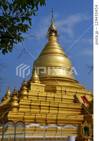 ミャンマー、マンダレー、クドードォ・パゴダ、中央仏塔、729の小仏塔群 129430454