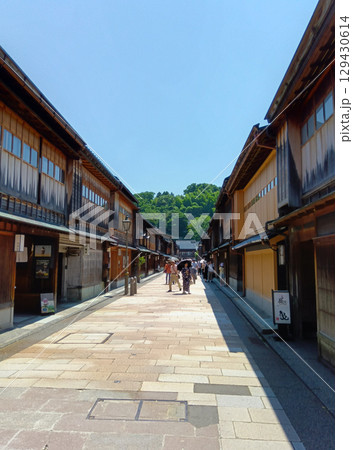 夏のひがし茶屋街　石川県金沢市 129430614