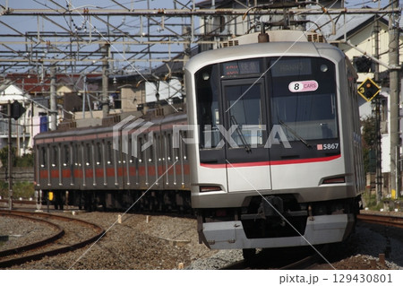 西武池袋線直通：東急東横線5050系電車（各停-8両編成） 129430801