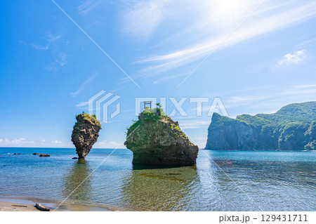 えびす岩と大黒岩　夏　余市 129431711