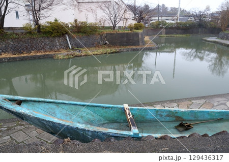 八幡堀めぐり　小舟（滋賀県 近江八幡市） 129436317
