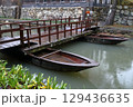 八幡堀めぐり　小舟の橋（滋賀県 近江八幡市） 129436635