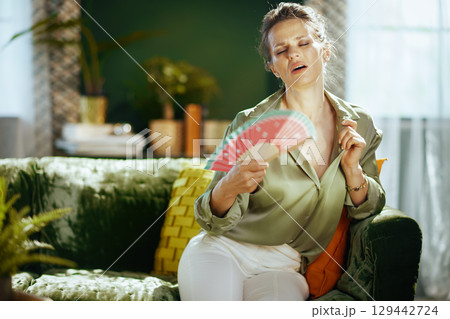 Struggling with Oppressive Summer Heat Indoors 129442724