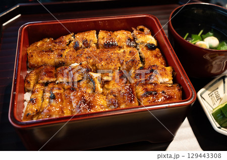 おいしい鰻重 129443308