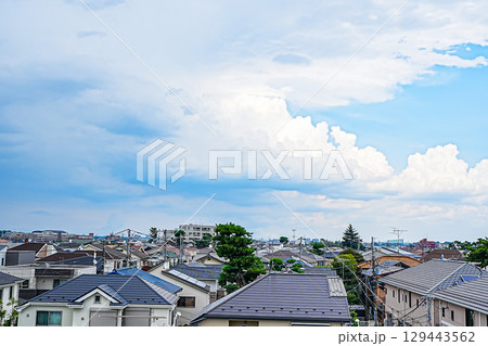 爽やかな青空の住宅街 爽やかな青空の住宅街 129443562