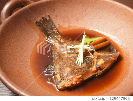 カレイの煮付け カレイの煮付け 129447969