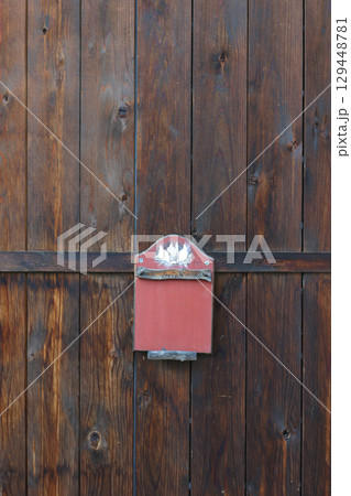 レトロな門扉 レトロな門扉 129448781