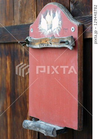 レトロな門扉 レトロな門扉 129448782