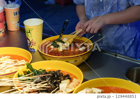 夜市 ナイトマーケット 料理 129448851